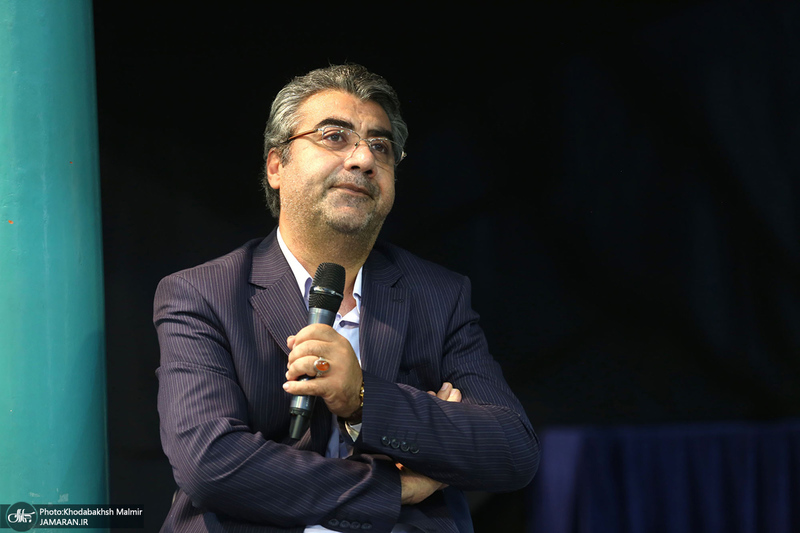 نشست صمیمانه دست اندر کاران و عوامل فیلم مستند «احمد» با سید حسن خمینی