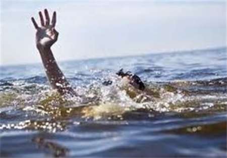 نجات چهار عضو یک خانواده در ساحل چمخاله لنگرود از غرق شدگی