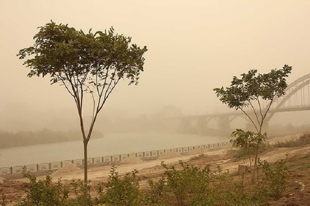 گرد و غبار محلی بخش هایی از آسمان خوزستان را فرا می گیرد