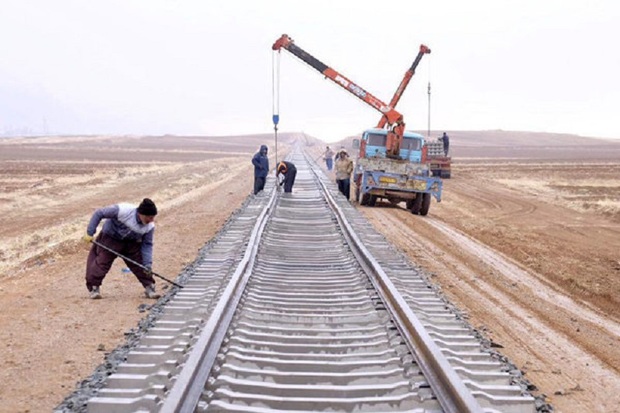 خط راه‌ آهن سراسری تهران - جنوب در لرستان مسدود شد