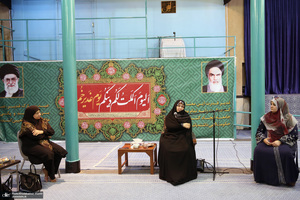 دیدار جمعی از خواهران نخبه عراقی با دکتر فاطمه طباطبایی در جماران