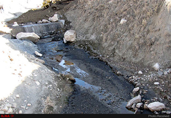 رئیس محیط زیست سوادکوه : بوی بنزین به زیرآب هم رسید   فرماندار : تخلیه یک روستا صحت ندارد