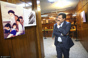 بازدید عبدالکریم حسین‌زاده، معاون امور توسعه روستایی و مناطق محروم کشور  از بیت امام خمینی (س) در جماران