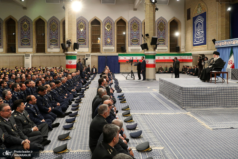 دیدار جمعی از فرماندهان و کارکنان نیروی هوایی ارتش با فرمانده معظم کل قوا