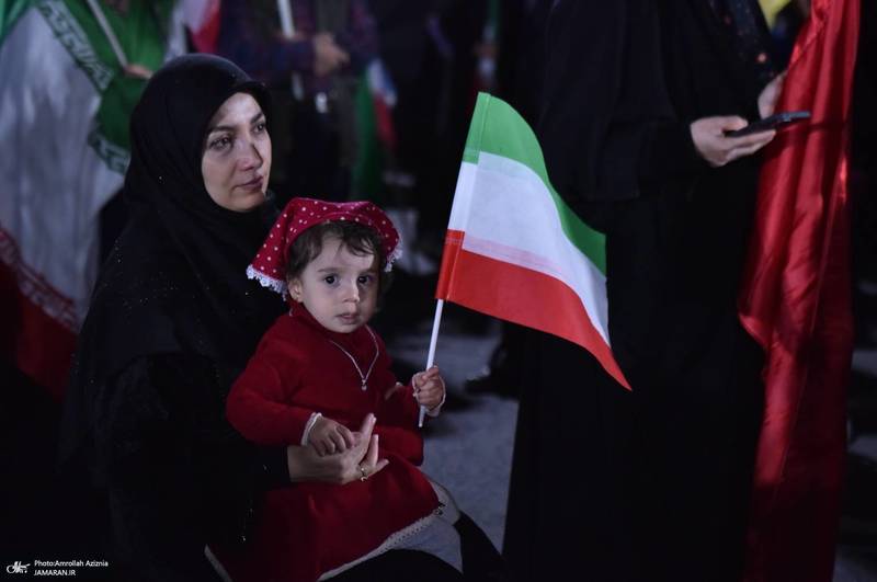 پنجاه و پنجمین شب اجتماع پر شور مردم در میدان جمهوری اسلامی