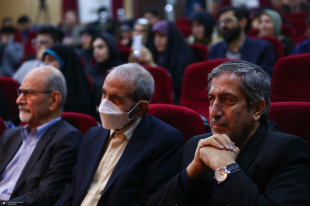 ظریفیان، معاون وزیرعلوم دولت اصلاحات: اگر اختیارات دانشگاه‌ برنگردد، نقش تزئینی خواهد داشت/ در دوره‌هایی «استقلال» دانشگاه  خدشه‌دار شد/ پزشکیان معتقد است باید امور دانشگاه را به دانشگاهیان واگذار کرد اما برای تحقق این باور باید پروسه سنگینی را طی کند
