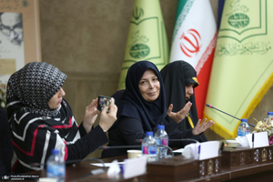 اولین نشست : زن در اندیشه دینی فلسفی امام خمینی (س)