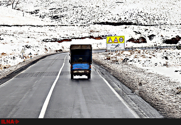 بارش برف و باران در جاده‌‌‌های خراسان رضوی  وقوع چهار فقره تصادف جرحی در جاده‌های استان