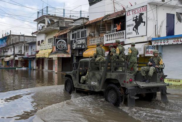 «ویلا» در مکزیک/ ارتش وارد عمل شد+ تصاویر