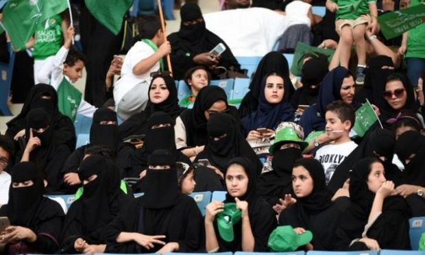 ورود بانوان عربستانی به ورزشگاه ها در همه شهرها
