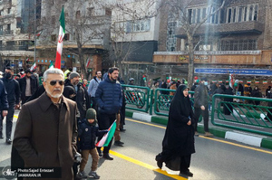 حضور شخصیت ها و مسئولین در راهپیمایی 22 بهمن 