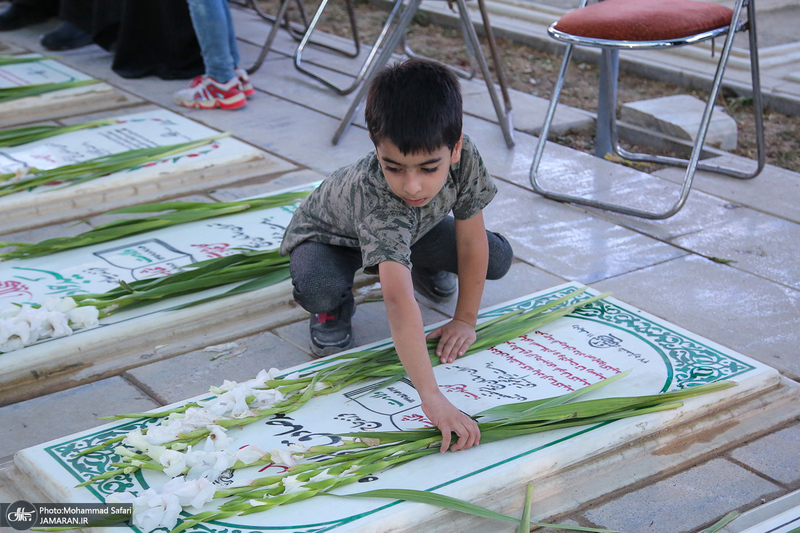 مراسم مهمانی لاله ها در بهشت زهرا (س) تهران