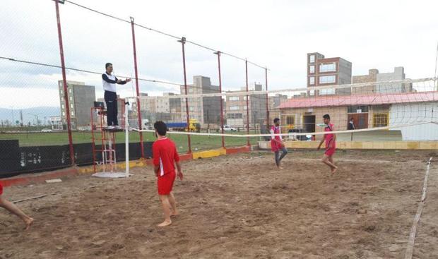 اولین دوره مسابقات والیبال ساحلی در اردبیل آغاز شد
