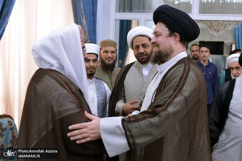 دیدار جمعی از علمای شیعه و سنی با سید حسن خمینی