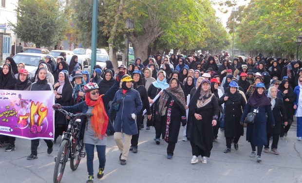 300 هزار بانوی همدانی ورزش می کنند