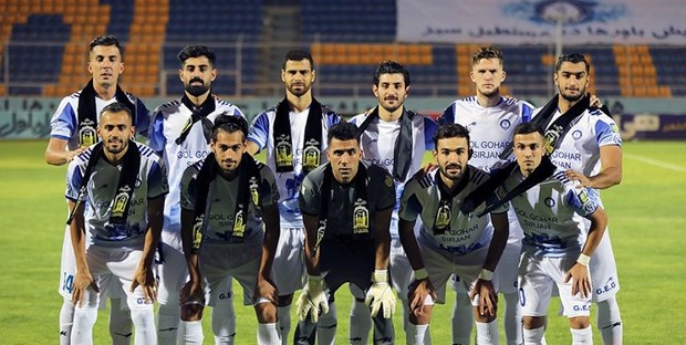 سرمربی گل گهر روی نام 3 بازیکن خط کشید