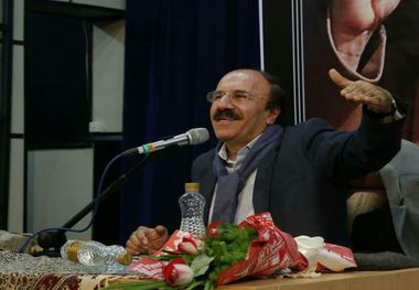 مدرس تئاتر: هنرمندان به بن مایه‌های فرهنگی اقوام توجه ویژه‌ای داشته باشند