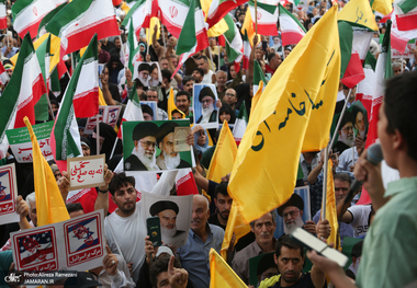 تجمع مردمی در حمایت از رزمندگان مدافع کشور در تهران