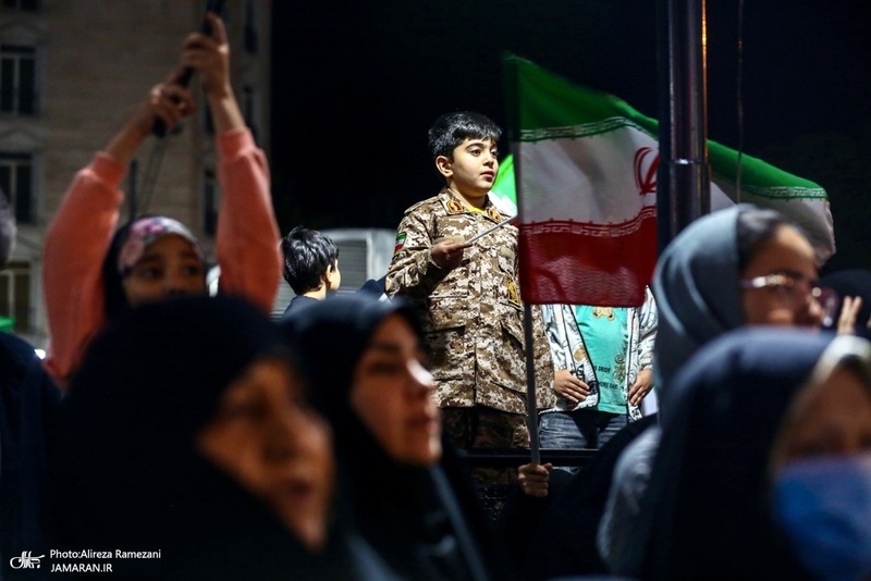 پنجاه و پنجمین شب اجتماع پر شور مردم در میدان منیریه