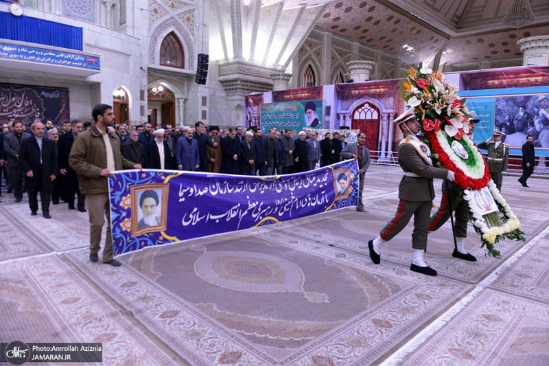 تجدید میثاق رییس و جمعی از مدیران ارشد صدا و سیما با آرمان های امام خمینی(س)