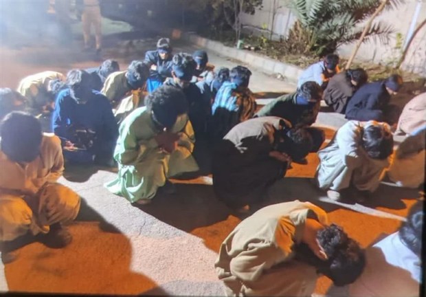 اداره کل اطلاعات سیستان و بلوچستان خبر داد: بازداشت 100 نفر از اراذل اوباش، سارقان مسلح و اتباع بیگانه ‌غیرمجاز در زاهدان‌ + تصاویر