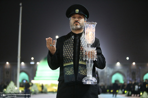 آئین خطبه خوانی شب شهادت امام رضا (ع) در حرم مطهر رضوی