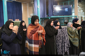 بازدید جمعی از شیعیان کشور هلند و آلمان از بیت امام خمینی در جماران