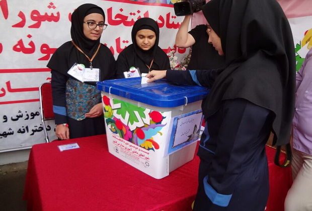 انتخابات شورای دانش‌آموزی در قرچک برگزار شد