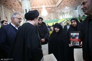 اجتماع باشکوه نوجوانان آرمانی لشکر قدس در حرم مطهر امام خمینی (س)