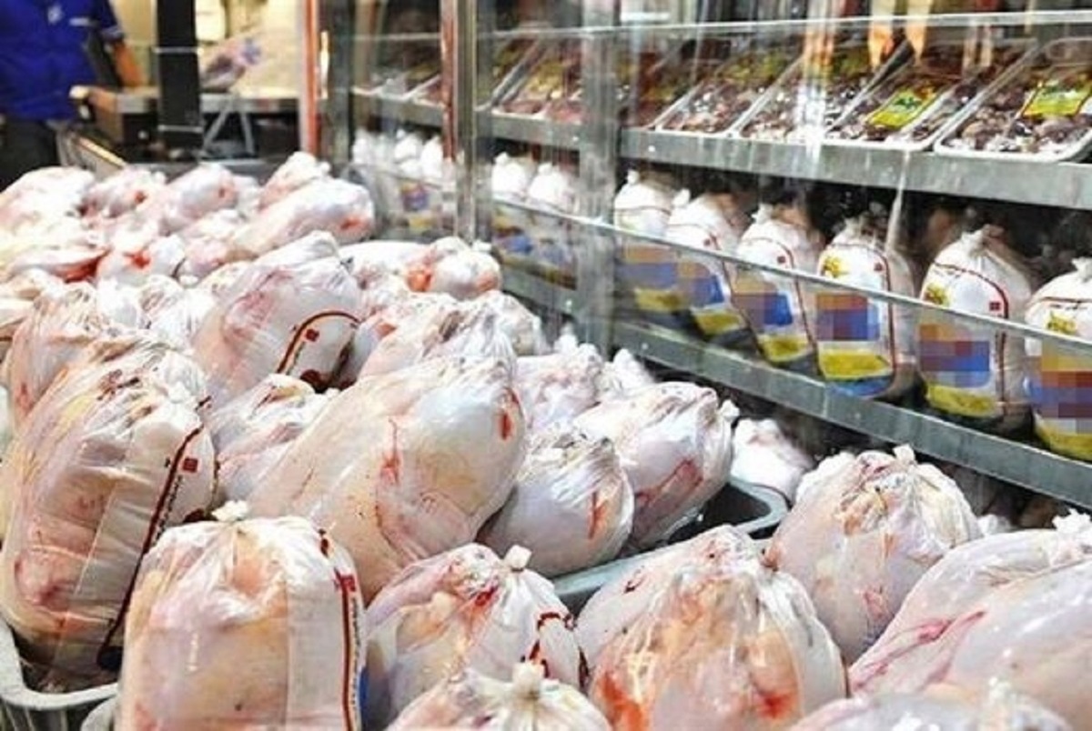 قیمت مرغ به 45 هزار تومان رسید/ گوشت مرغ در برخی استان ها سهمیه بندی شد