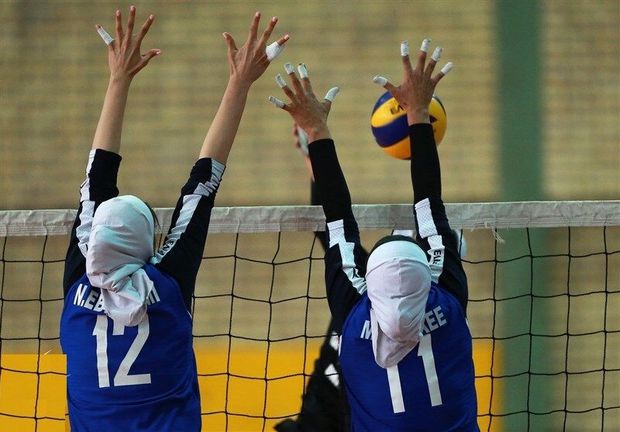 دختران جوان آذربایجان‌غربی مقابل تیم والیبال سمنان پیروز شدند