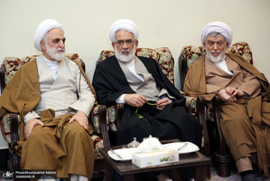 حاشیه های تجدید میثاق رئیس قوه قضائیه و مسئولان عالی قضایی با آرمان‌های امام خمینی(س)