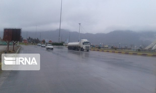 جاده‌های جنوب کرمان با وجود بارش باران باز است