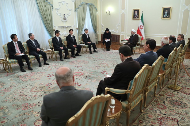 رئیس‌جمهوری: از توسعه روابط و همکاری‌های همه جانبه تهران - توکیو استقبال می‌‌کنیم /ما با تحریم کشورها مخالفیم