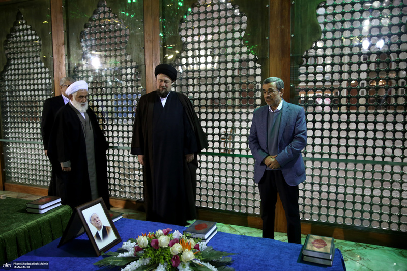 حضور محمود احمدی نژاد در حرم مطهر امام خمینی (س)