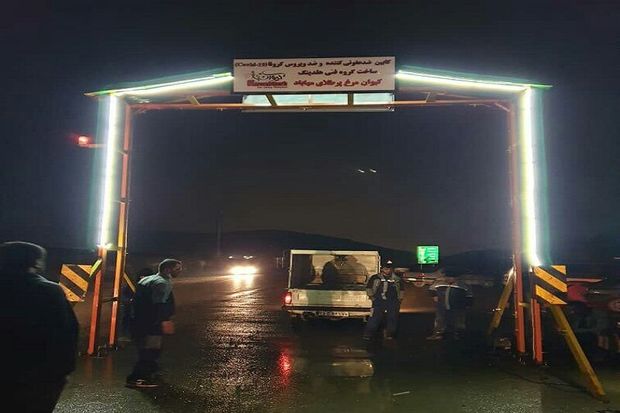 نخستین کابین ضدعفونی خودرو آذربایجان غربی در ورودی مهاباد نصب شد