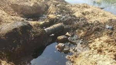 خسارت 82 میلیارد ریالی زیست محیطی نشت نفت در سرخون چهارمحال و بختیاری