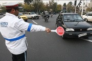 حرکت جالب پلیس برای جلوگیری از ترافیک در پل صدر+ ویدیو