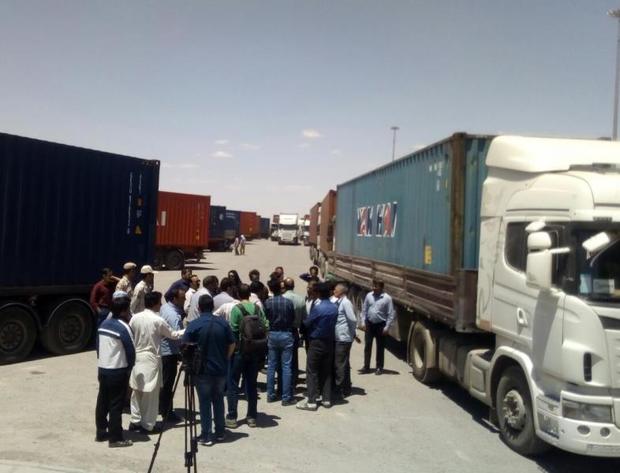 600 کامیون در مرز دوغارون منتظر ورود به  افغانستان هستند