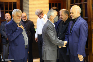 مراسم ختم مادر فرشاد مومنی