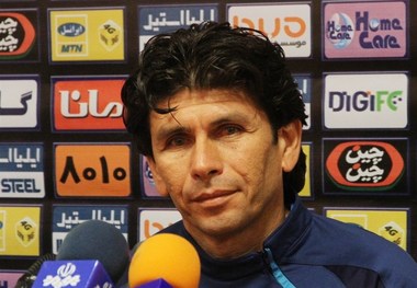 سرمربی استقلال خوزستان: هر مربی دوست دارد مربی تراکتورسازی باشد
