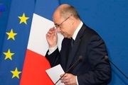 استعفای وزیر کشور فرانسه بعد از افشای پرداخت حقوق به دختران دبیرستانی اش
