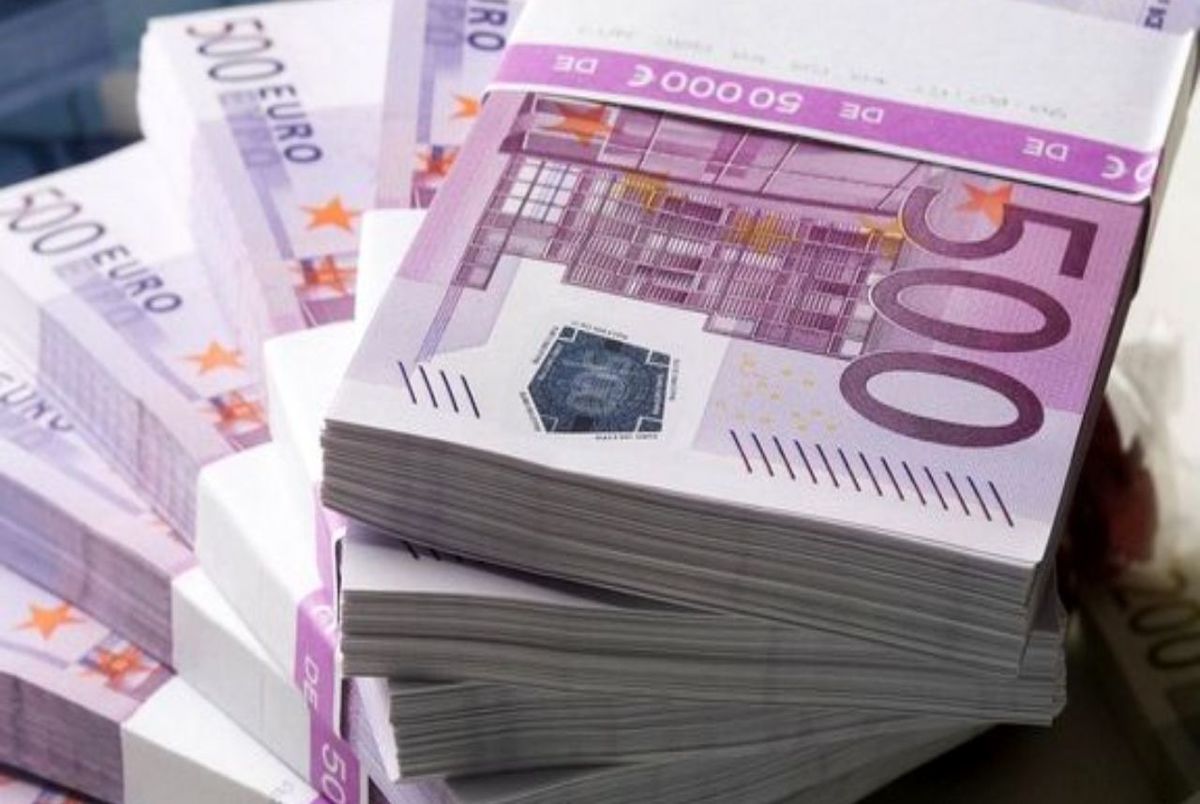 نرخ 47 ارز بین بانکی/ قیمت یورو و پوند کاهش یافت