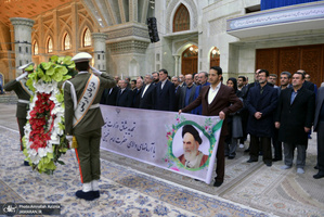 تجدید میثاق وزیر و کارکنان وزارت نیرو با آرمان های حضرت امام خمینی(س)