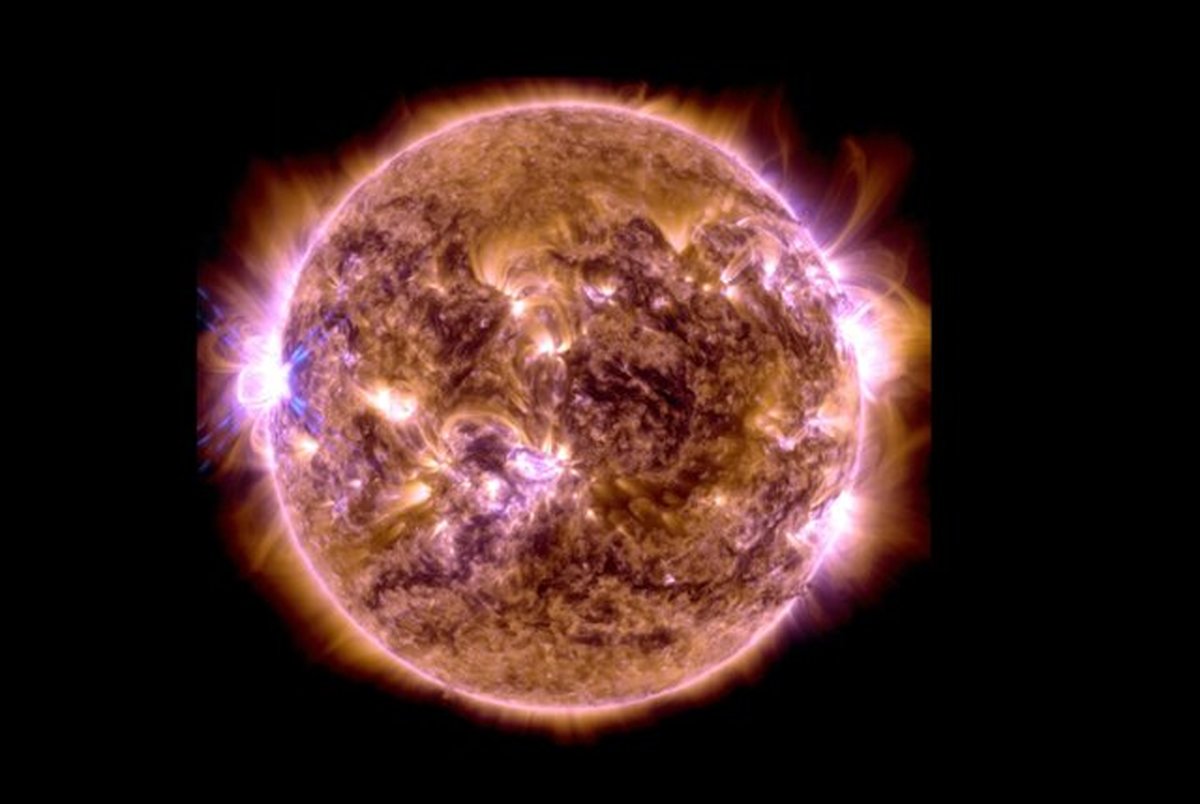 عکس ناسا از یک شراره خورشیدی 
