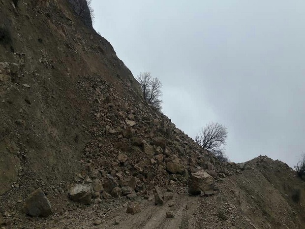راه دسترسی به سه روستای ایذه مسدود شد