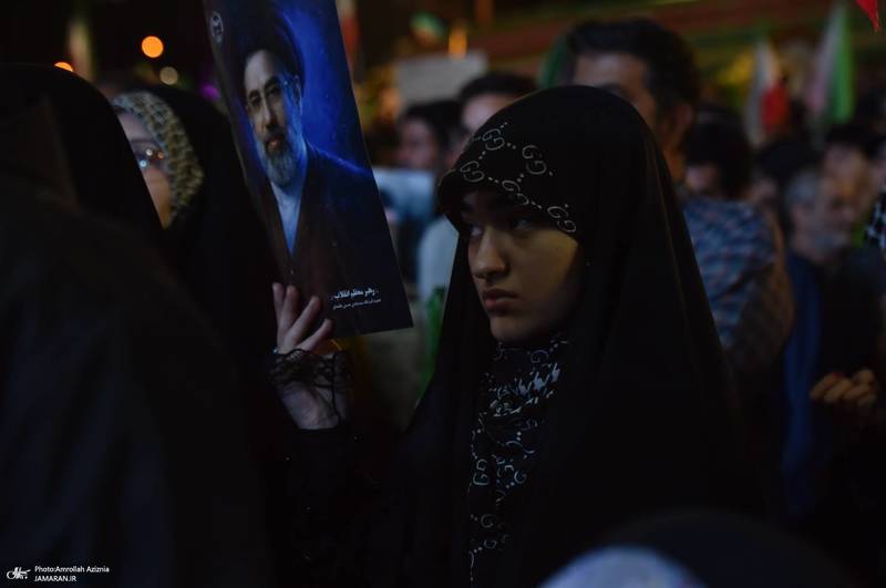 پنجاه و هشتمین اجتماع پر شور مردم در میدان انقلاب -۲