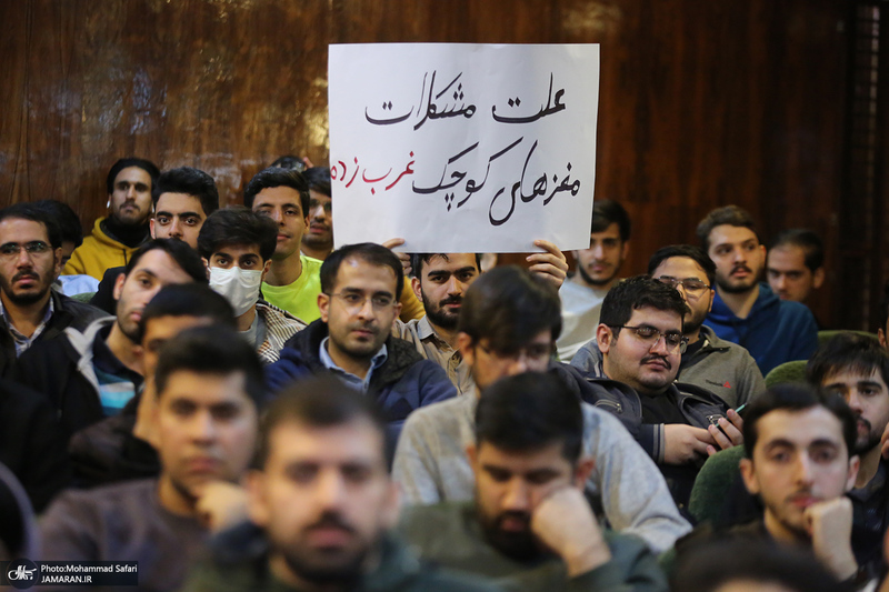 مراسم روز دانشجو در دانشگاه شریف با حضور وزیر اقتصاد/ علی مدنی‌زاده