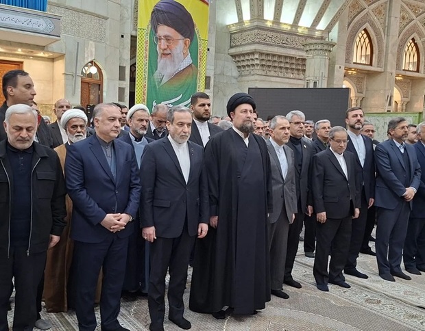 بفضل التوجیه الحکیم لقائد الثورة الاسلامیة والدرس الذی استخلصناه من الإمام الراحل، اختار الشعب الإیرانی المقاومة