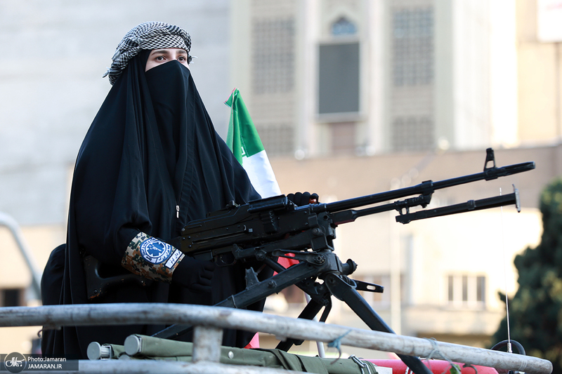 راهپیمایی دختران «جان‌فدای ایران» -۱